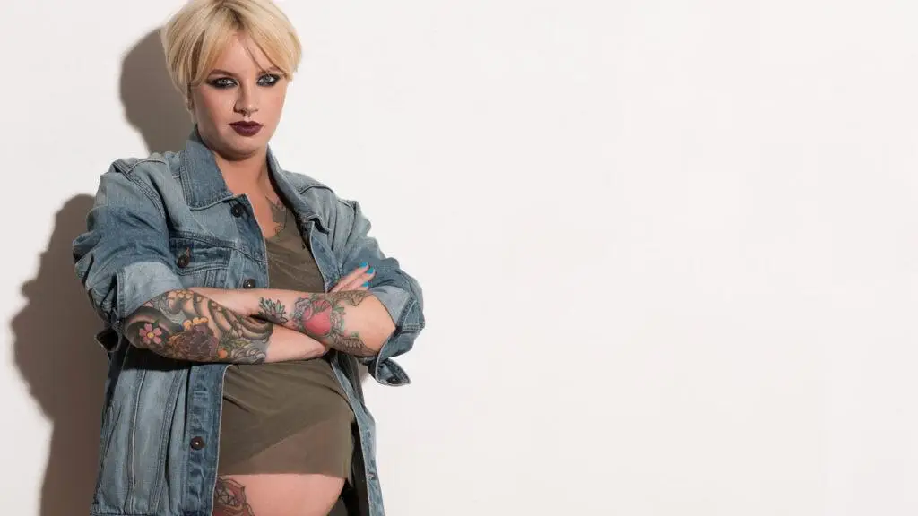 9 Mythes Et Réalités Sur Les Tatouages : L’univers Du Tatouages Mis À Nu 3 Tatouage Artemya Mythes et réalités sur les tatouages: il est déconseillé de se faire tatouer enceinte ou durant l'allaitement.